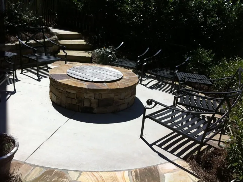 Circular paver fire pit patio by 4 Seasons