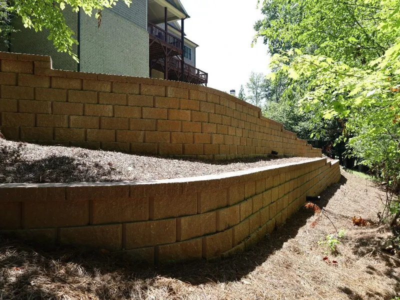 Retaining wall built by 4 Seasons in North Atlanta (photo 1)