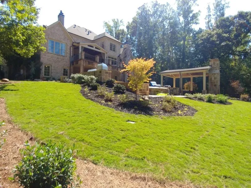 Sod installation by the 4 Seasons crew (photo 6)